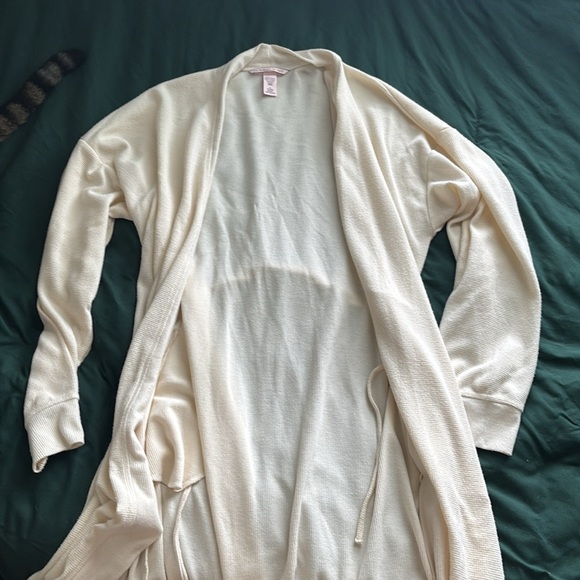 Victoria's Secret Cream Robe and Lounge Set - Picture 3 of 10